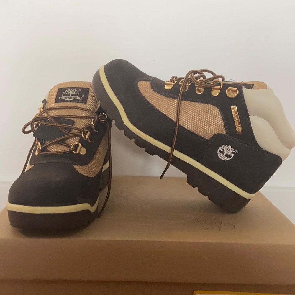NEW- NEVER WORN- Timberland Field Boots
Brown/Gold